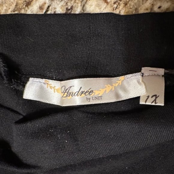 Black Choker Neck / Cold Shoulder Tunic Top (2) - Picture 11 of 12